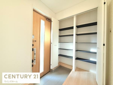 ���� �������̂��錺�ւ́A��e�ʂ̎��[�X�y�[�X�������ς��A�C�⏬�����������萮���ł���@�\�I�ȋ�Ԃł��B