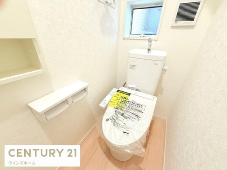 �g�C�� �g�C���͂P�E2�K�ɐݒu����A�V�����[�g�C������������Ă���̂Ŏg�p��̓X�b�L���u���I