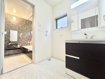 ���ʑ�E���ʏ� �O�ʋ��t�����ʉ��ϑ�B���킹���Ō��̃X�^�C�����O�����K�B���̌��͎��[�ɂȂ��Ă���̂ŁA�ׁX�������̂����[�ł��A�X�b�L���Ƃ������ʉ��ɁB