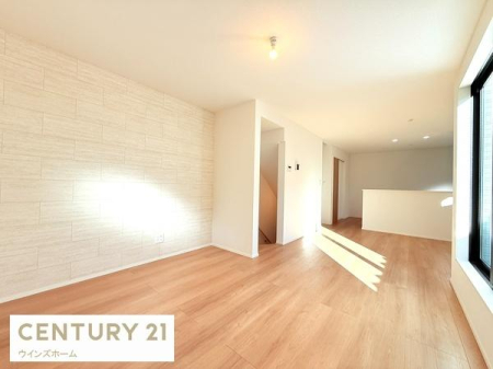 ���r���O 17.75����LDK�͉Ƒ��S�����������Ƃ��낰���Ԃł��B�̌������Ղ�A��������閾�邢���r���O�ł�
