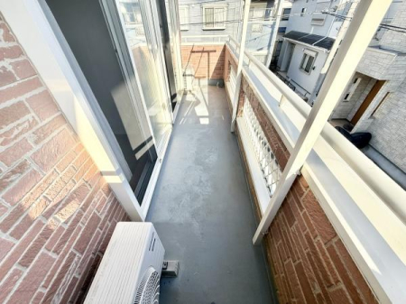 �o���R�j�[ ��������Ɖ��s���̂���o���R�j�[�́A���󕨂������Ă��]�T�̂���L���B���䗧�n�̂��ߓ�������E���ʂ��Ƃ��ɗǍD�ł��B�����̉Ǝ����X�g���X�Ȃ����Ȃ���A���p���̍����o���R�j�[�ł��B