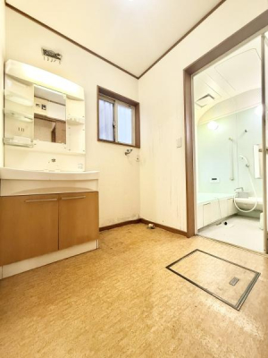 ���ʑ�E���ʏ� ���̂�����ʎ��͎��R��������A���̐g�x�x���C�����悭�s���܂��B���ʑ�܂��ɂ�Ƃ肪����A�E�߁E����X�y�[�X�Ƃ��Ă��g���₷���z�u�B�����Ƃ̓������ǂ��A�����̉Ǝ����X���[�Y�ɐi�݂܂��B