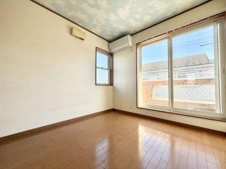 ���r���O �傫�ȑ����炽���Ղ�ƌ�������A2�ʍ̌���4.5���m���B���̖ڊo�߂��S�n�悭�A��Q���₲�v�w�̌��Ƃ��Ă��g���₷����Ԃł��B