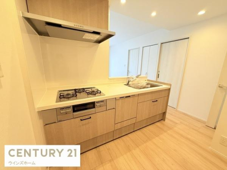 �L�b�`�� �Ƒ��Ƃ̉�b���y���݂Ȃ��炨�����ł���l�C�̑Ζʎ��B
���[���L�x�ŁA�g���₷���ƃf�U�C���������˔����Ă��܂��B