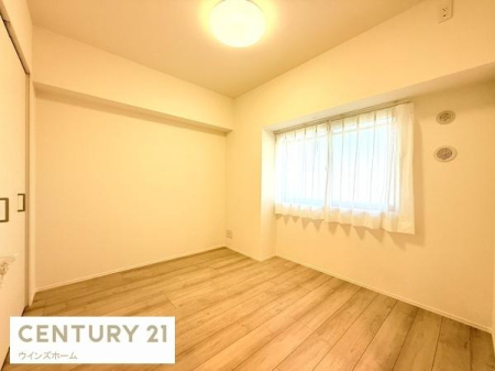 �m�� �V���v���ȃf�U�C�������̗͂m���B�N���[�[�b�g�t���ňߗނ�ו����X�b�L�����[�ł��܂��B