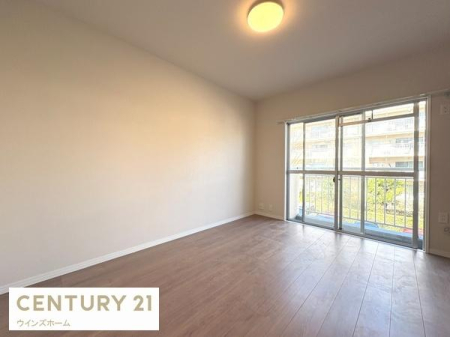 �m�� ���炩�ȓ��������S�n�悭�������ނ�������8.4���̂�Ƃ肠��L���B�N���[�[�b�g�����Ńx�b�h��u���Ă��]�T�̍L���ŐQ���ɂ��҂�����̋�Ԃł��B