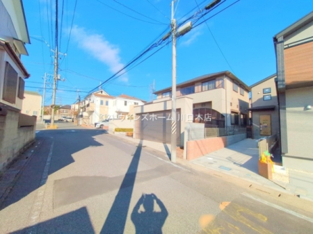 �O�ʓ��H�܂ތ��n�ʐ^ -