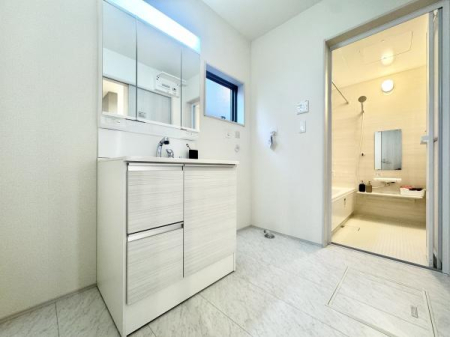 ���ʑ�E���ʏ� �O�ʋ��t�����ʉ��ϑ�B���킹���Ō��̃X�^�C�����O�����K�B���̌��͎��[�ɂȂ��Ă���̂ŁA�ׁX�������̂����[�ł��A�X�b�L���Ƃ������ʉ��ɁB