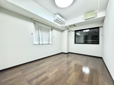 �m�� �V���v���Ŏg���₷���m���B�Ƌ�z�u���₷�����`��ԂŁA�Q���⏑�ւȂǃ��C�t�X�^�C���ɍ��킹�Ċ��p�ł��܂��B