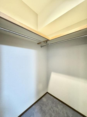 ���[ ��^�E�H�[�N�C���N���[�[�b�g�����B�ߗނ�G�ߕ�������������[�ł��A�Z��Ԃ��L���g���܂��B