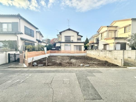 �O�ʓ��H�܂ތ��n�ʐ^ �O�ʓ��H�͓쓌�������S���I���w�Z�E�X�[�p�[�E�h���b�O�X�g�A��10�������ɑ�����炵�₷�����ł��I