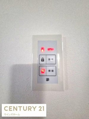 ���̑� �����^�b�`����Ŏ{���A�J�����\�ȃR���g���[���p�l��������֗��ł��I