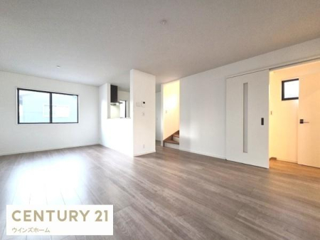 ���r���O 18.8����LDK�̓v���C�o�V�[���̍���2�K�ɐݒu�I�Ƒ��̃R�~���j�P�[�V�����̂Ƃ�₷�����r���O�C���K�i���̗p�I