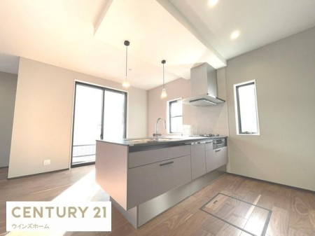 �L�b�`�� �X�^�C���b�V���ȃV�X�e���L�b�`���́A���[�͂Ƌ@�\�������˔����A�������y�����Ȃ��ԁB���r���O�ƂȂ��郌�C�A�E�g�����͂ł��I