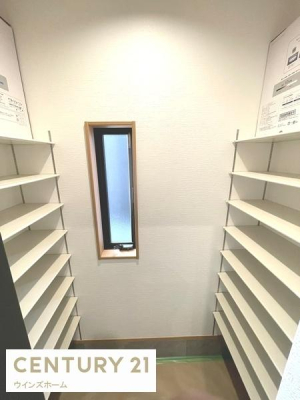 ���� �V���[�Y�C���N���[�[�b�g���ݒu����A�C�ȊO�ɃA�E�g�h�A�p�i��u������A�����Ɏ������݂����Ȃ����������ł����֎��肪�X�b�L�������܂��B