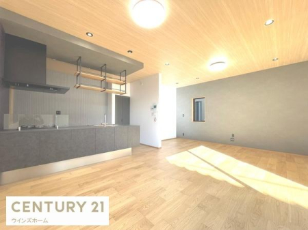 ���r���O 19����LDK�͉Ƒ��S�����������Ƃ��낰���Ԃł��B�傫�ȑ�����͍̌������Ղ�A��������閾�邢���r���O�ł��I
