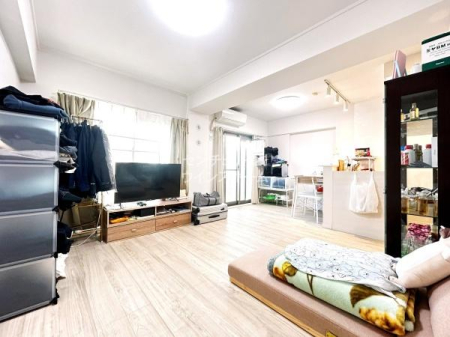 ���r���O ���r���O�E�_�C�j���O�͋��Z�X�y�[�X���ő���Ɋm�ۂ��A�i�Z�̂��߂̍̌���ǋy�����݌v�ɂȂ��Ă��܂��B�쑤�ɐ݂����傫�ȑ�����S�n�悢�z�����˂����݁A���Ƒ��̉�b�Ƌ��ɖ��邢���͋C�𐶂ݏo���܂��I