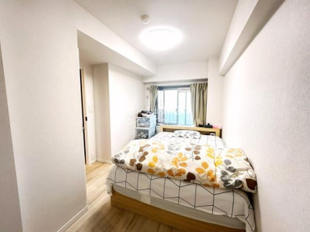 �m�� �����𔒁~���ł܂Ƃ߂��Z�ݎ�̊������f����V���v�����_���ȗm���B�N���[�[�b�g�t���ňߗނ�ו��̐������ڂ����₷���A�g������̗ǂ����K��Ԃł��I2022�N�ɑS���̃t���[�����O�𒣑ւ��Ă��܂��I