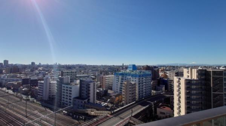 �Z�˂���̒��]�ʐ^ 14�K���n����̒��]�ł��B�������ʂ�]�ފJ�����̈���i�F�𐥔���ۂɂ����ɂ��炵�Ă��������B