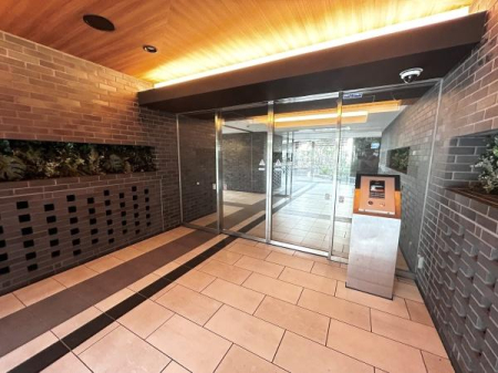 �G���g�����X �G���g�����X�̓I�[�g���b�N�V�X�e���𓋍ڂ������S�̃Z�L�����e�B�[�B�s�R�҂�󂫑����N�����Â炭�Ȃ�h�Ɛ��������Ȃ�܂��I�܂��Z�[���X�⊩�U������ł���̂��������ł��ˁB