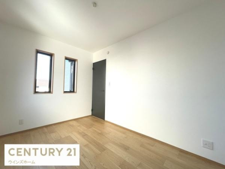 �m�� �V���v���Ŏg���₷���m���B�Ƌ�z�u���₷�����`��ԂŁA�Q���⏑�ւȂǃ��C�t�X�^�C���ɍ��킹�Ċ��p�ł��܂��B