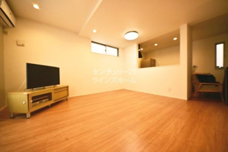 ���r���O ���Ƃ̎���ł���LDK��16.8���Ƃ������I���������Ȃ���Ƒ��̊炪������ΖʃL�b�`���ƃ_�C�j���O�A�����Ăʂ�����������閾�邢���r���O�������A�Ƒ��̂₳�����J���[�܂�Ԏ��ƂȂ��Ă��܂��B