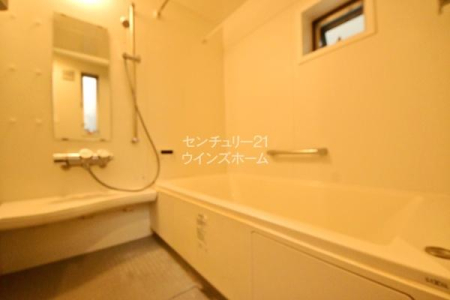 ���� �o�X���[���͈���̔���������났�̏ꏊ�ł��B�ǂ������@�\���ڂōŌ�ɂ����C�ɓ�����ɂ����K�ȃo�X�^�C�������񋟂��܂��I����ɗ��������@�t���Ȃ̂ŉJ�̓��͈ߗފ������Ƃ��Ă��劈��ł��I