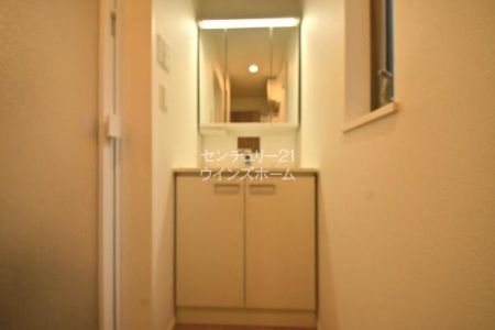 ���ʑ�E���ʏ� �g������̗ǂ��O�ʋ��^�̐��ʉ��ϑ�͋��̊p�x���ς�����̂Ńw�A�X�^�C���⃁�C�N�ɂ��������Ɋ������ł��ˁI���̌��͎��[�ɂȂ��Ă���̂ŁA�ׁX�������̂����[�ł��X�b�L���Ƃ������ʉ��ɁB