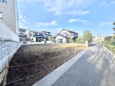 ���̑����n �O�ʓ��H�͖k��������6.3�������I��ʗʂ̏��Ȃ��ՐÂȏZ��X�ł��B�X�n�n���ł��B���C�y�ɂ��₢���킹���������B