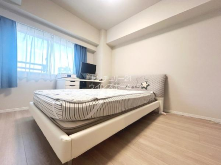 �m�� �ߘa5�N�Ƀt���[�����O���N���X�̒��ւ����Ă��܂��I���[�ɍ���Ȃ��悤�S�����Ɏ��[��ݒu���܂����I�ו���u���ꏊ���m�ۂ����̂ł������̐������ڂ����₷���Ȃ�܂���B