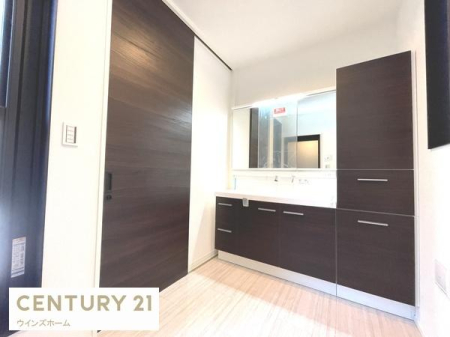 ���ʑ�E���ʏ� �������T�C�Y�̐��ʃX�y�[�X�I���l���ނ����p�i�Ȃǂ��Еt���g�[�����[������̂ŁA�X�b�L���Ƃ������ʎ���ɂȂ�܂�!
