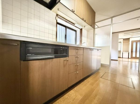 �L�b�`�� �X�^�C���b�V���ȃV�X�e���L�b�`���́A���[�͂Ƌ@�\�������˔����A�������y�����Ȃ��ԁB���r���O�ƂȂ��郌�C�A�E�g�����͂ł��B