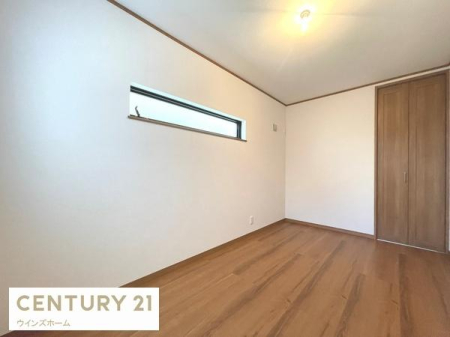 �m�� �����������F�����ƃV���v���ȃf�U�C�������̗͂m���B�N���[�[�b�g�t���ŁA�ߗނ�ו��̐������ڂ����₷���A�g������̗ǂ����K��Ԃł��B