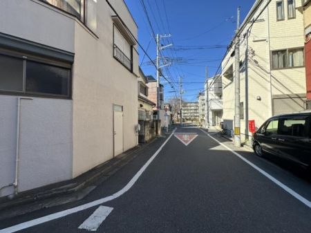 �O�ʓ��H�܂ތ��n�ʐ^ ��ʗʂ̏��Ȃ��ՐÂȏZ��X�I