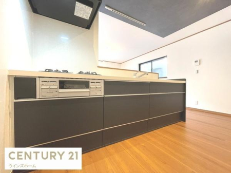 �L�b�`�� �Ƒ��Ƃ̉�b���y���݂Ȃ��炨�����ł���l�C�̑Ζʎ��B
���[���L�x�ŁA�g���₷���ƃf�U�C���������˔����Ă��܂��B