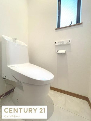 �g�C�� �g�C���͂P�E2�K�ɐݒu����Ă���A�������֍��t���̐����ȃg�C���B���t���Ŋ��C���ł��܂��B