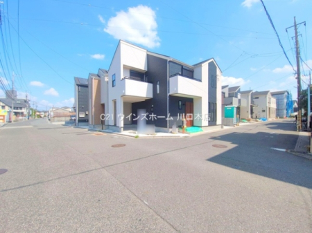 �O�ʓ��H�܂ތ��n�ʐ^ -