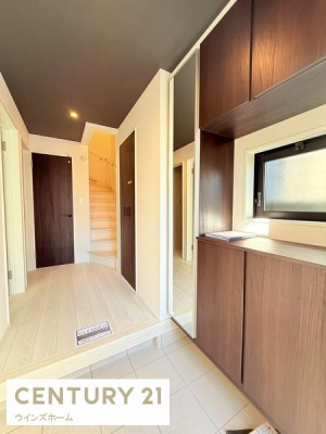 ���� ������������Ԃ����o���A���Ƒ��◈�q�҂��C�����悭�o�}���܂��B���[�͂̍����V���[�Y�{�b�N�X���ݒu���ꌺ�ւ��X�b�L���ƕۂĂ܂��I