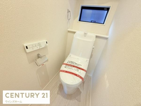 �g�C�� �g�C���͂P�E2�K�ɐݒu����Ă���A�������֍��t���̐����ȃg�C���B���t���Ŋ��C���ł��܂��B