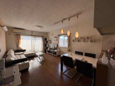 ���r���O -