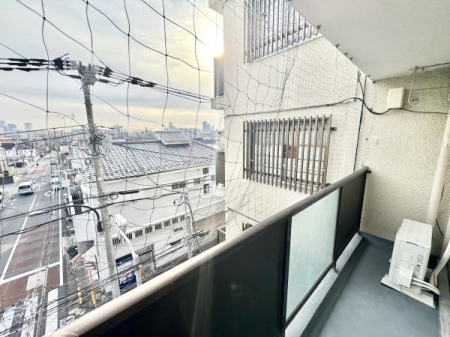 �o���R�j�[ �z������ǍD�ȃo���R�j�[�B���󕨂������Ղ花���āA���������K�ł��B