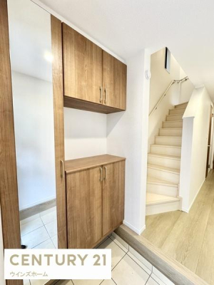 ���� ���[�t���̌��ւ́A�Ƒ��̌C��ו����X�b�L�����ځB���q�����D��ۂȍL���Ɩ��邳�ł��B