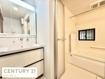 ���ʑ�E���ʏ� ���C�h�J�E���^�[�̐��ʉ��ϑ�B���[�L�x�Őg�x�x�����K�A�����������Ԃ������̕�炵���x���܂��B