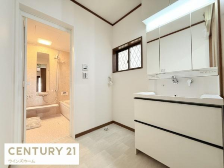 ���ʑ�E���ʏ� �V�K�����ς̍L�X�T�C�Y�̐��ʉ��ϑ�B���l���ނ≻�ϕi�ȂǍׁX�������̂����[�ł�����[�I������̂ŁA�X�b�L���Ƃ������ʎ���ɂȂ�܂�!
