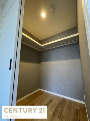 ���[ �E�H�[�N�C���N���[�[�b�g���ݒu����Ă��܂��I�G�߂��̂������Ղ���[�ł��A���������X�b�L���Еt���܂��I