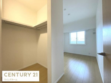 ���[ �E�H�[�N�C���N���[�[�b�g���ݒu����Ă��܂��I�G�߂��̂������Ղ���[�ł��A���������X�b�L���Еt���܂��I