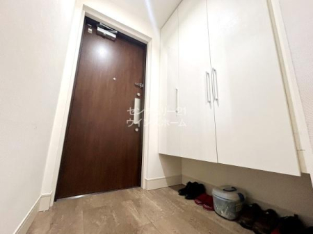 ���� �Ƃ̑���ۂ����߂�G���g�����X�͂����L���C�ɂ��Ă����������́B�����Ō��ւɂ͎��[�͂̍����V���[�Y�{�b�N�X���������܂����I