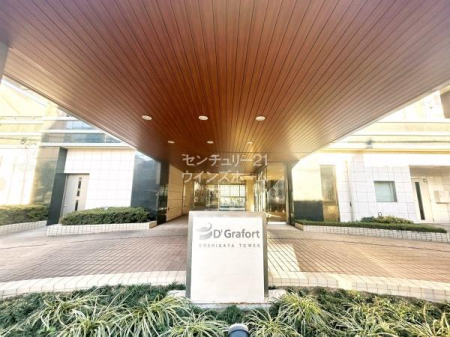 ���̑����n �Ԋ񂹂�����G���g�����X�̖ڂ̑O�܂ŎԂ��ʂ��̂ŁA�Ђ����̉��܂ŎԂ��񂹂ď��~��ł���悤�ɂȂ��Ă��܂��I�������◷�s�̌�Ȃǉו��̐ς݉��낵�����鎞�ɂ����K�ł��B