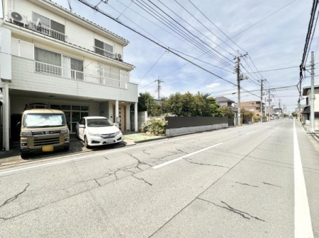 �O�ʓ��H�܂ތ��n�ʐ^ �O�ʓ��H�͓쑤����8���B�z������ǍD�I