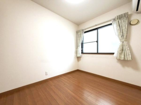 �m�� �m����a�����ꂼ��Ɏ��[�����������喞���v�����I�ו�����������Еt���ċ��Z�X�y�[�X���ő���m�ۂł���̂ŁA�������Ƃ��낰����K�ȃv���C�x�[�g��ԂƂȂ��Ă��܂��B